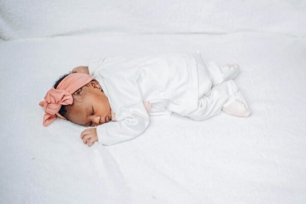 The Complete Newborn Sleep Guide: Wake Windows, Routines & What Actually Works