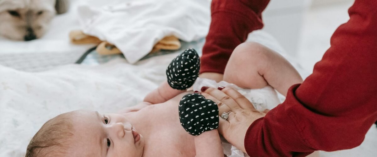 25 Life-Changing Newborn Hacks That Experienced Parents Swear By